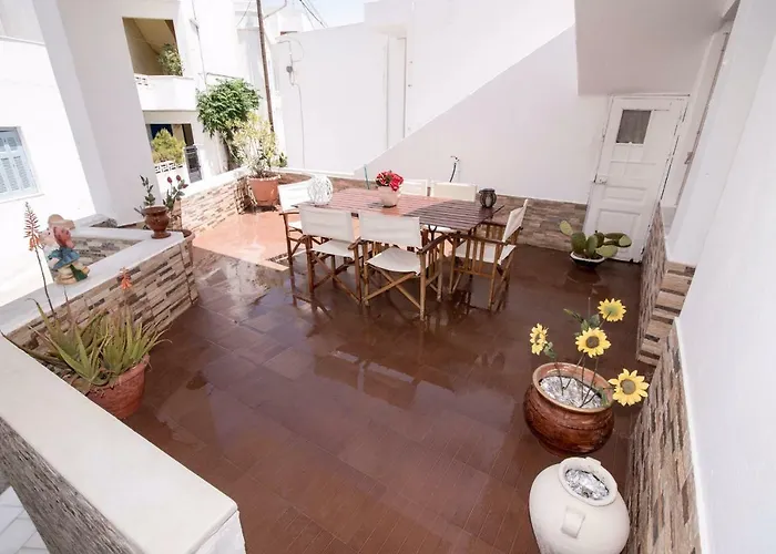 펜션 Naxian Harmony 300m From The Beach *